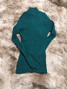 LOFT - Green Ribbed Turtleneck Sweater - Small